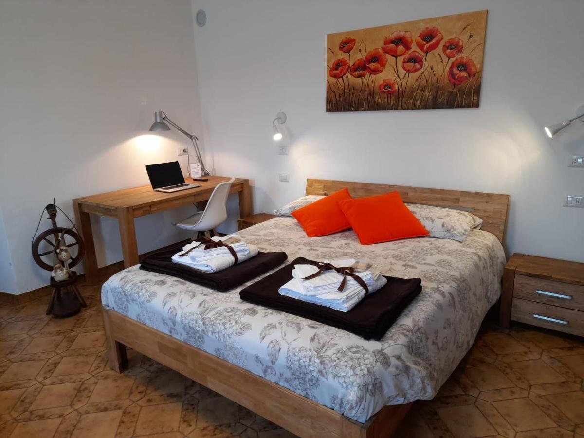 B&B La Casa Di Loretta Paderno Екстер'єр фото